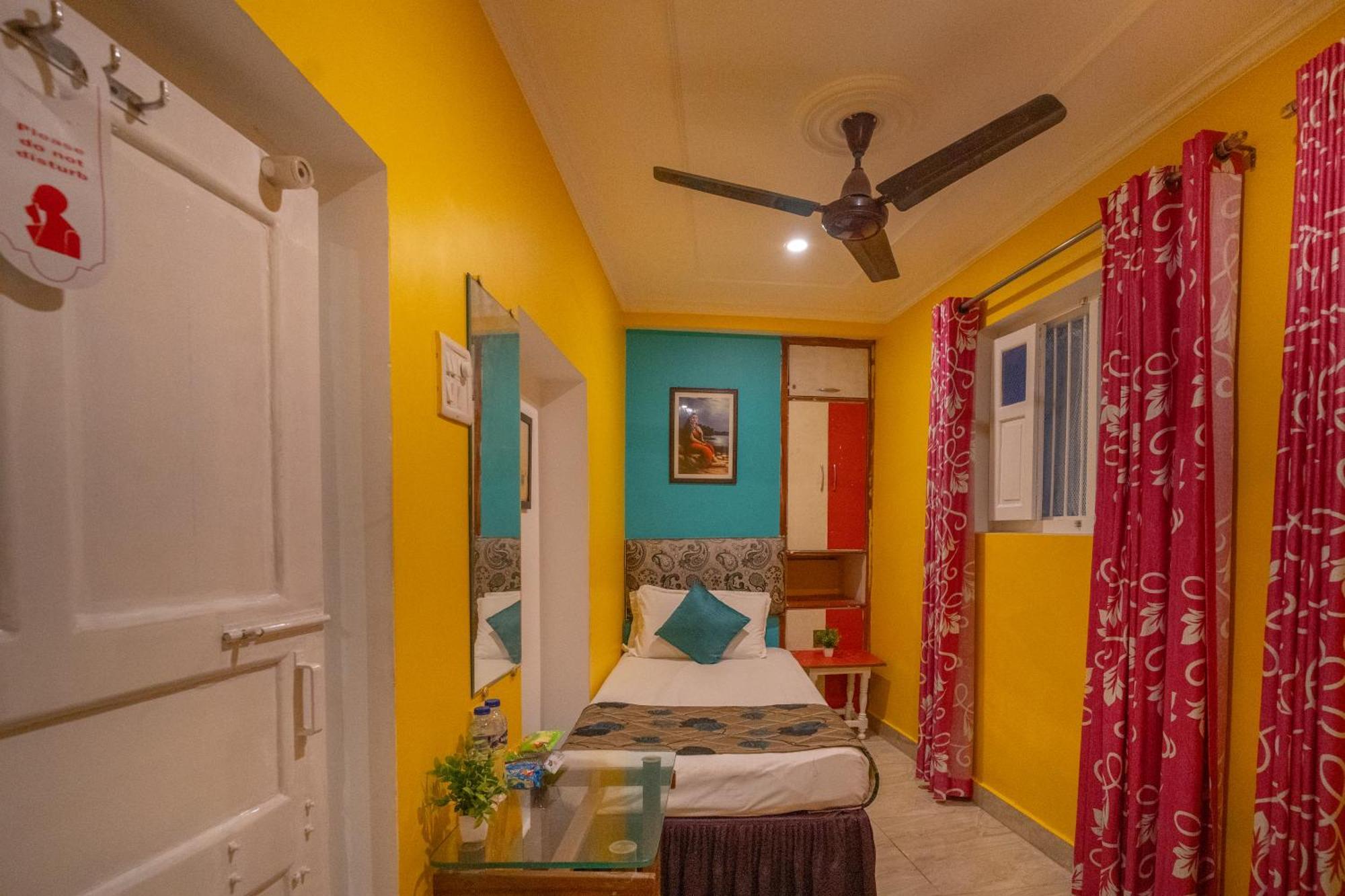 Tara Guest House Varanasi Exterior photo